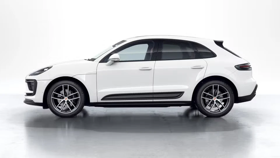 2026 Porsche Macan - Image 11 of 31