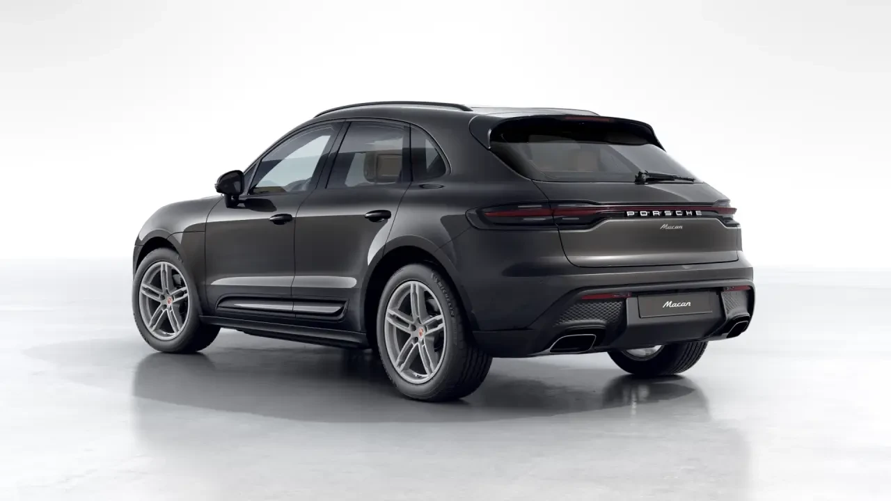 2026 Porsche Macan - Image 24 of 31