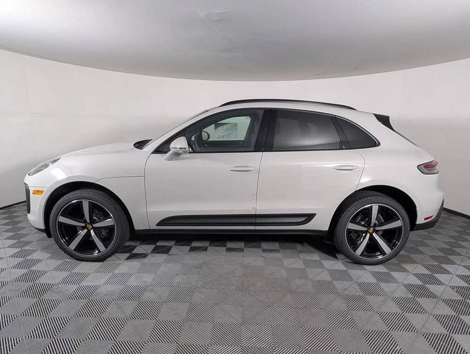 2026 Porsche Macan Electric - Image 2 of 5