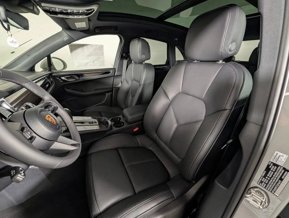 2026 Porsche Macan Electric - Image 5 of 5