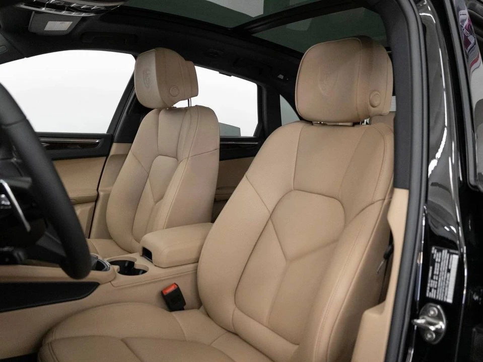 2026 Porsche Macan Electric - Image 5 of 5