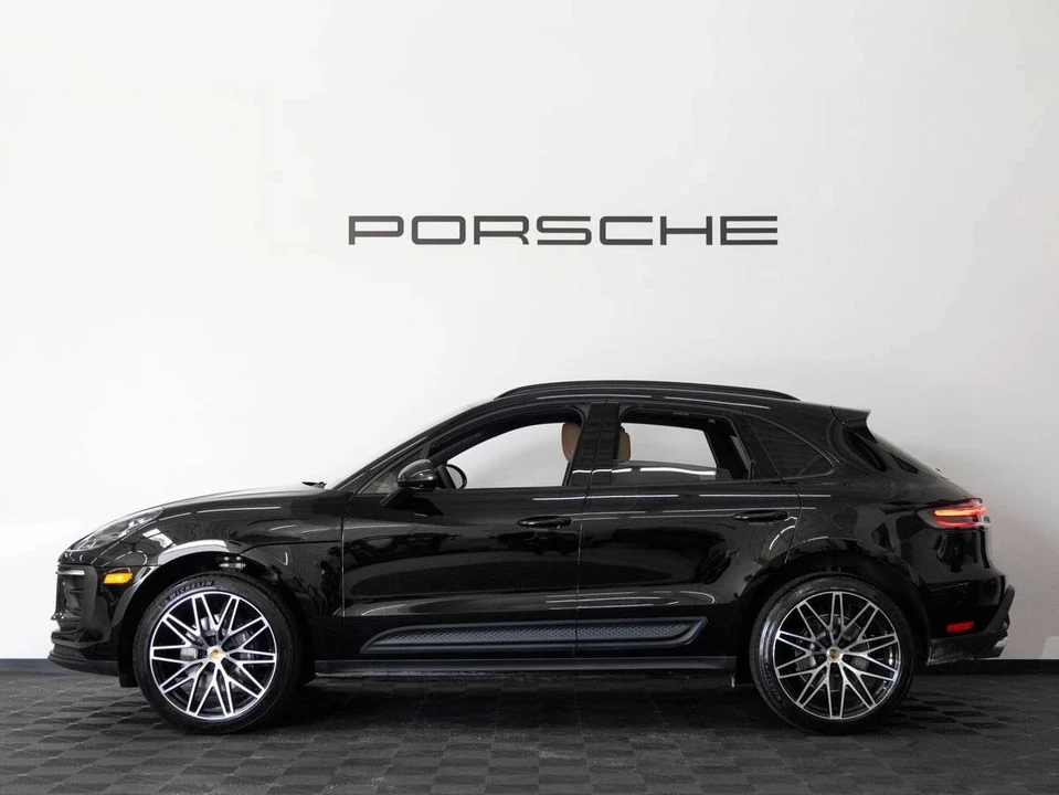 2026 Porsche Macan Electric - Image 2 of 5