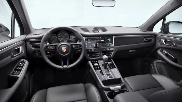 2026 Porsche Macan - Image 26 of 30