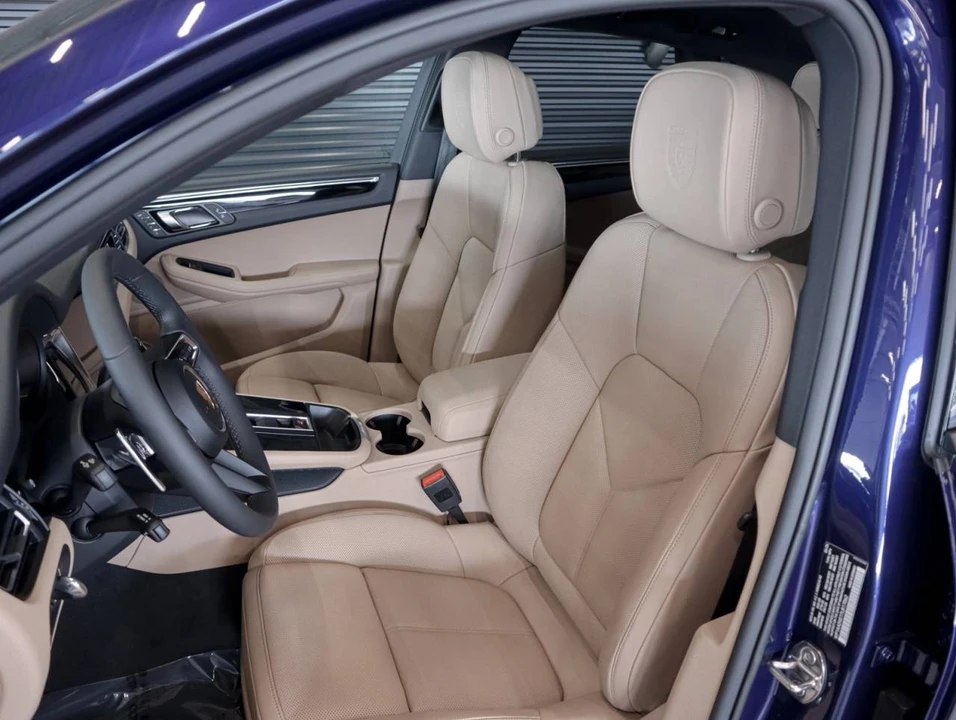 2026 Porsche Macan Electric - Image 5 of 5