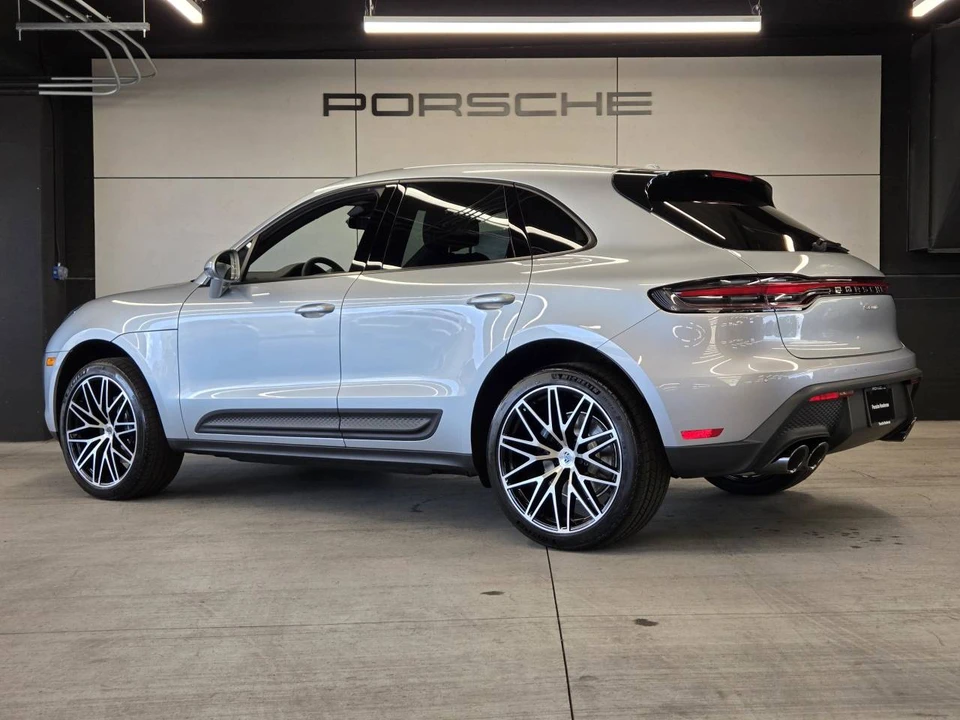 2026 Porsche Macan Electric - Image 3 of 5