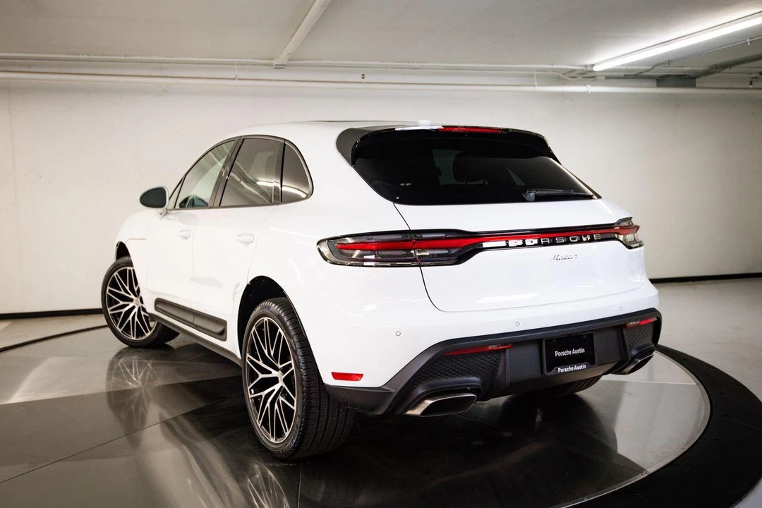 2026 Porsche Macan - Image 3 of 29
