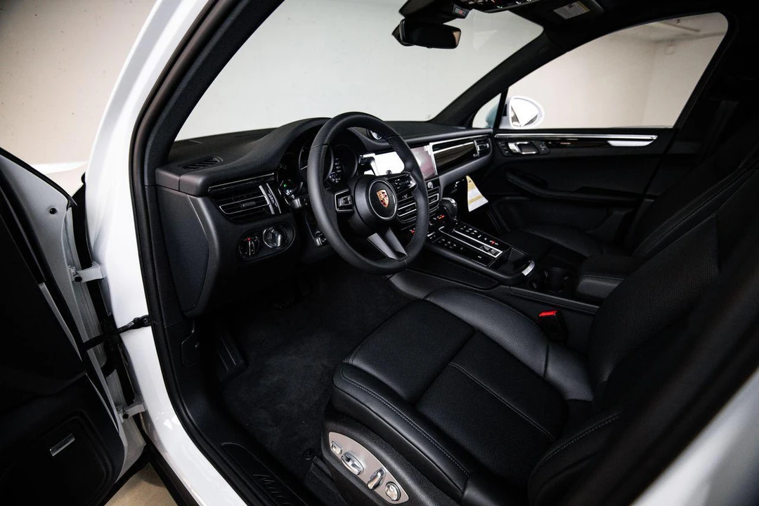 2026 Porsche Macan - Image 4 of 29
