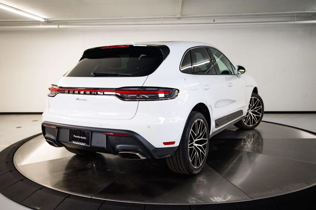 2026 Porsche Macan - Image 7 of 29