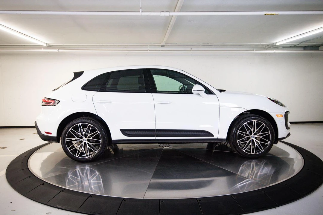 2026 Porsche Macan - Image 8 of 29