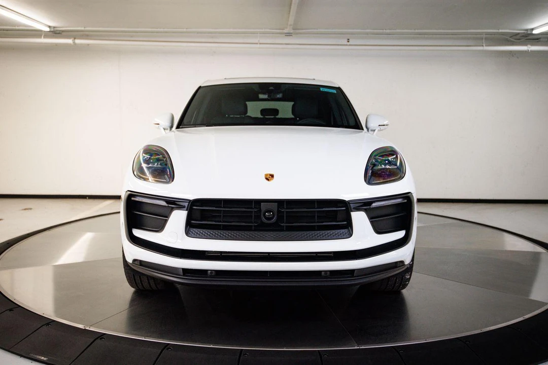 2026 Porsche Macan - Image 10 of 29