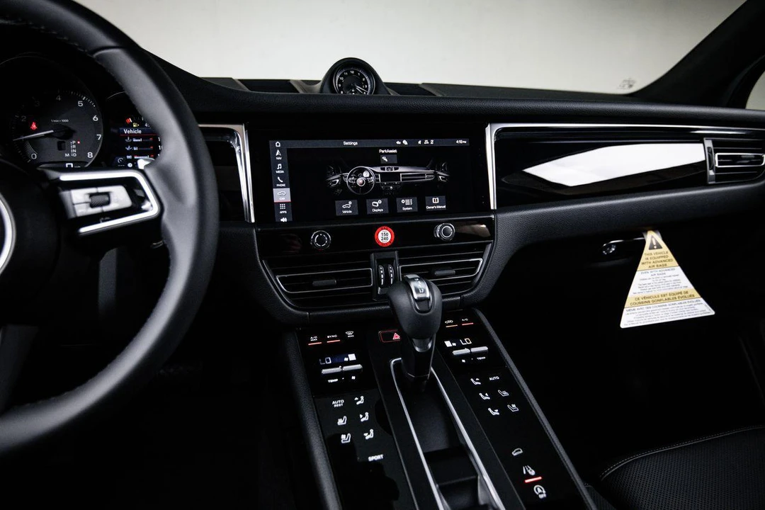2026 Porsche Macan - Image 19 of 29