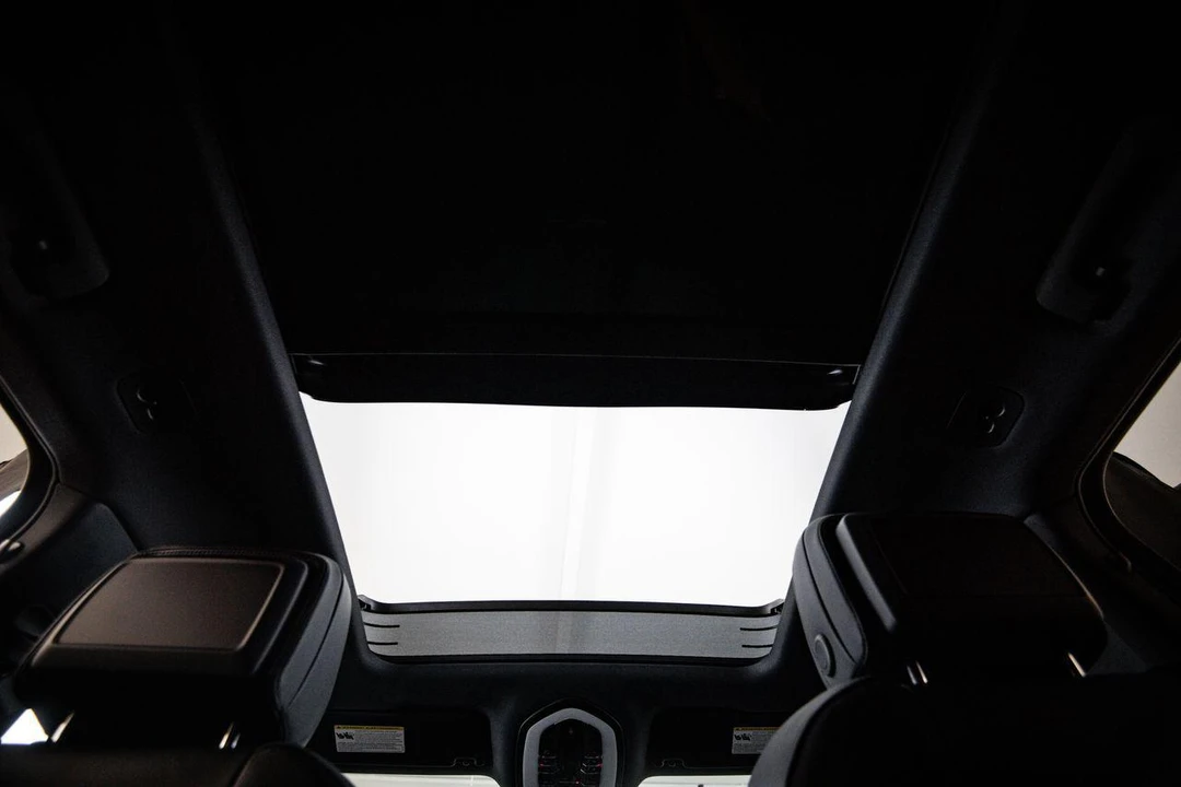 2026 Porsche Macan - Image 29 of 29