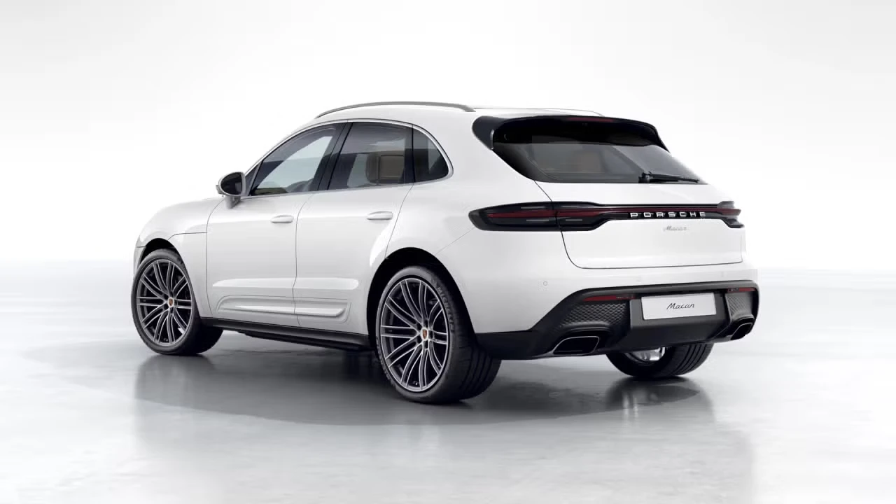 2026 Porsche Macan - Image 20 of 31