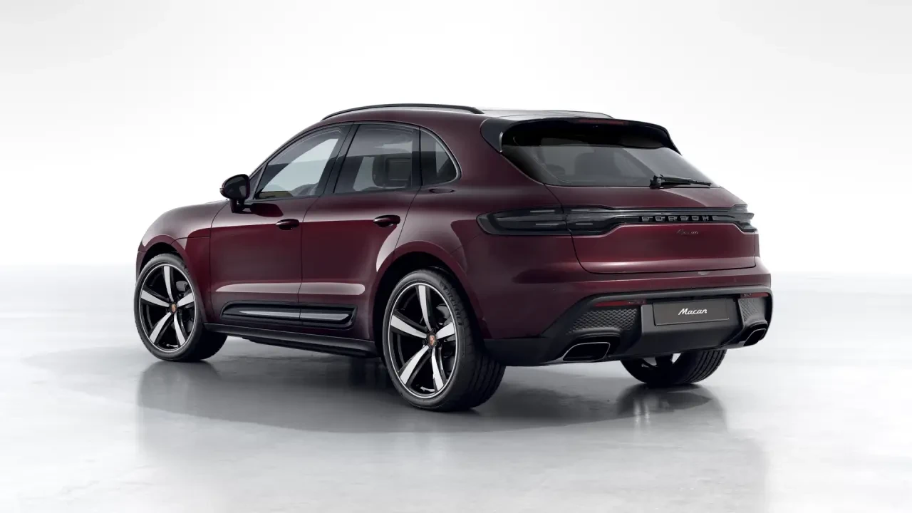 2026 Porsche Macan - Image 24 of 31