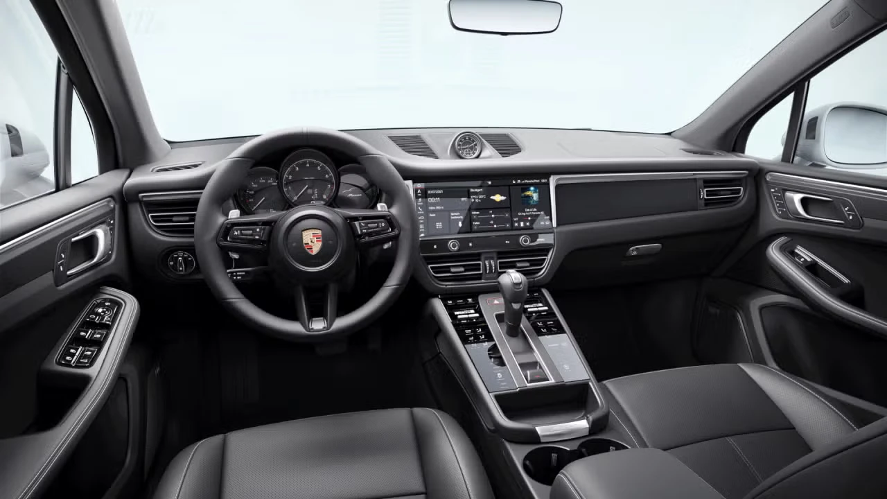 2026 Porsche Macan - Image 28 of 31