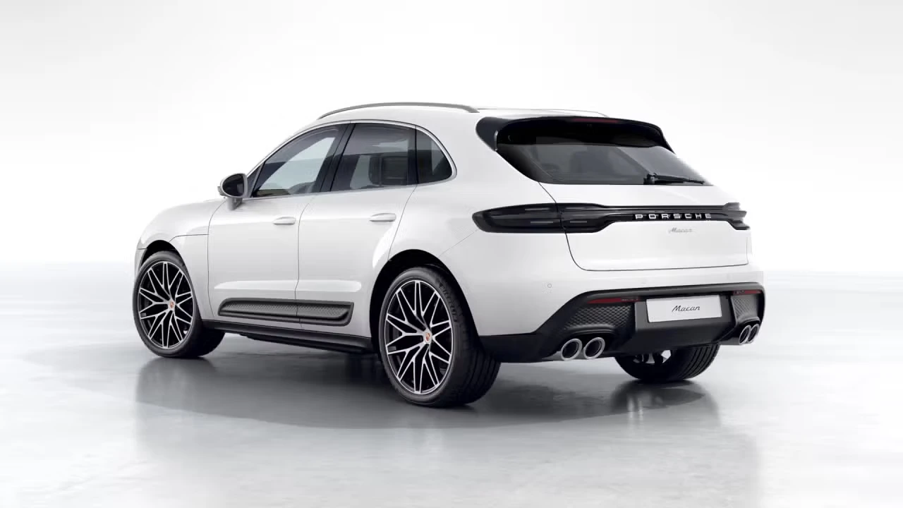 2026 Porsche Macan - Image 20 of 31