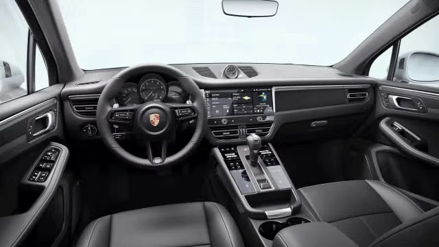2026 Porsche Macan - Image 26 of 31