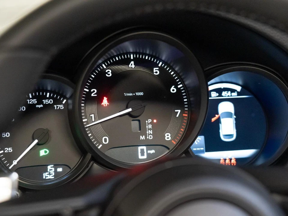 2026 Porsche Macan Electric - Image 19 of 28
