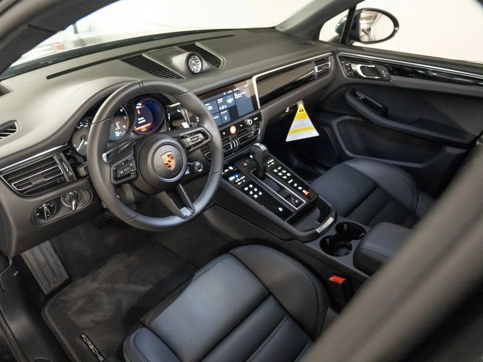 2026 Porsche Macan Electric - Image 4 of 28