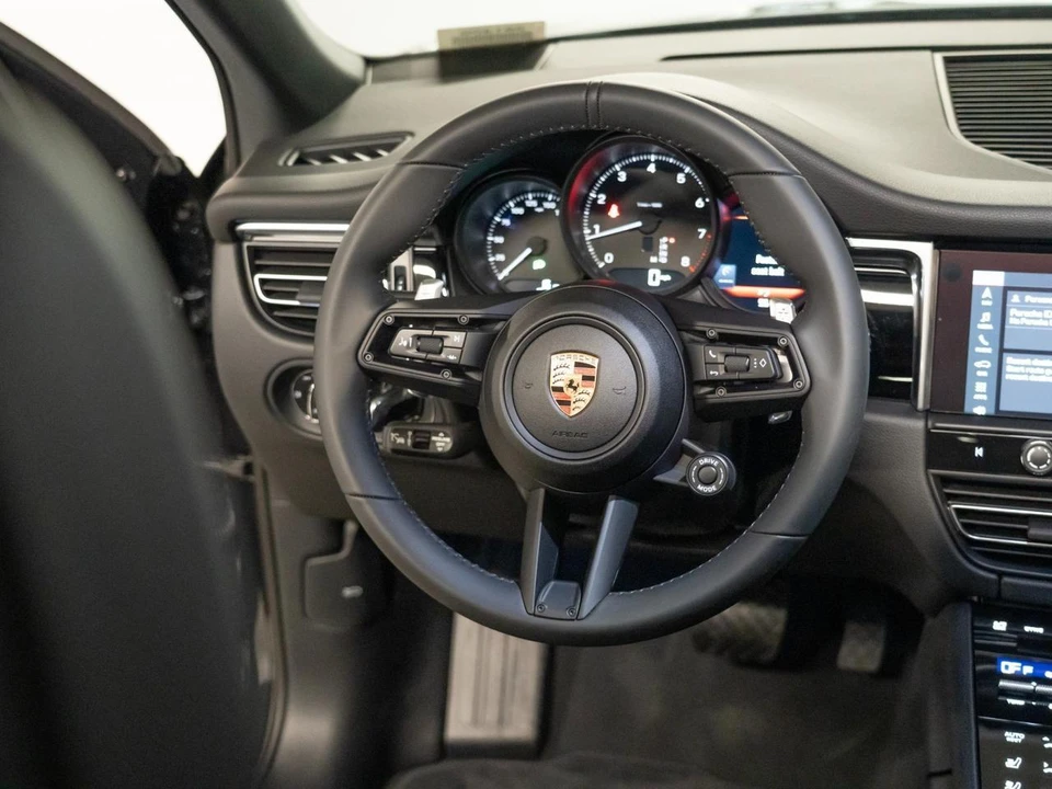 2026 Porsche Macan Electric - Image 27 of 28