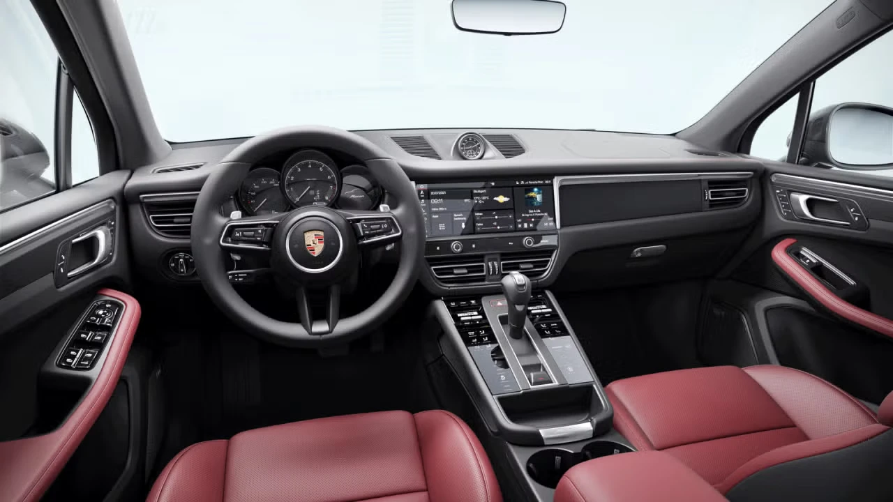 2026 Porsche Macan - Image 28 of 30