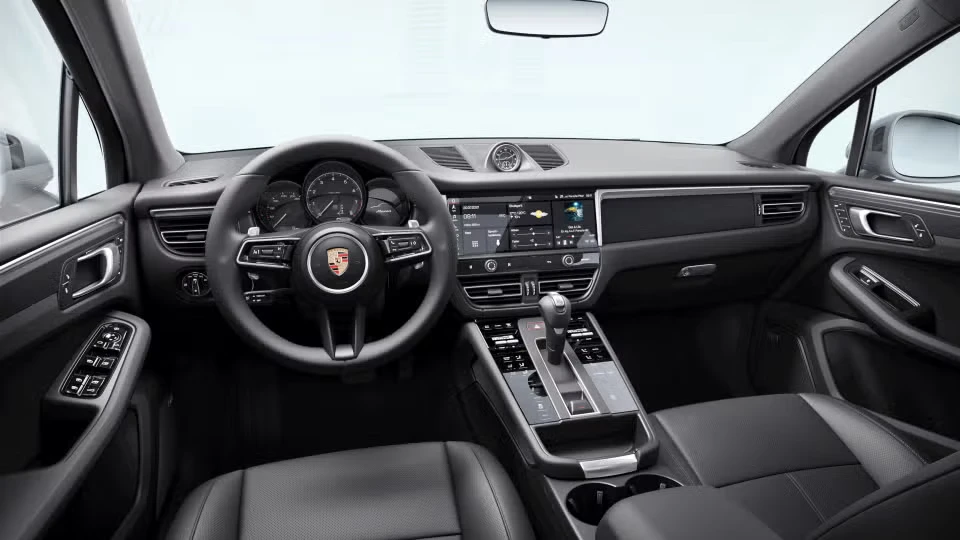 2026 Porsche Macan - Image 27 of 30
