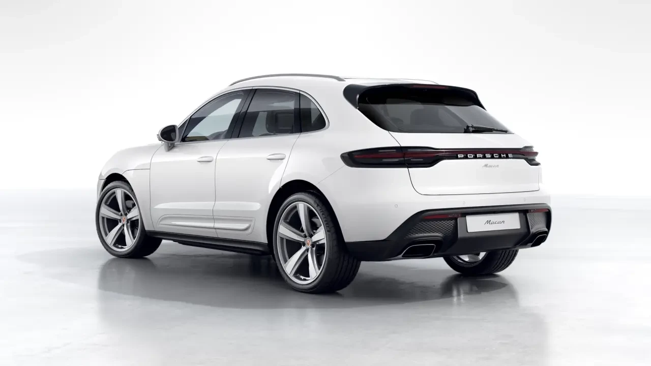2026 Porsche Macan - Image 24 of 30