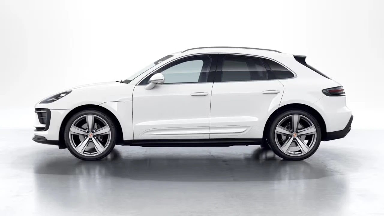2026 Porsche Macan - Image 12 of 30