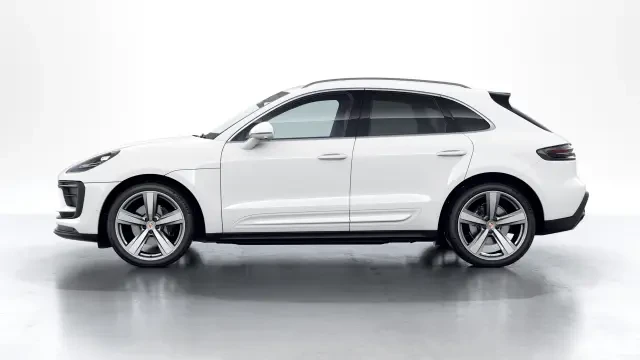 2026 Porsche Macan - Image 14 of 30