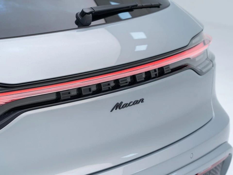 2026 Porsche Macan Electric - Image 13 of 29
