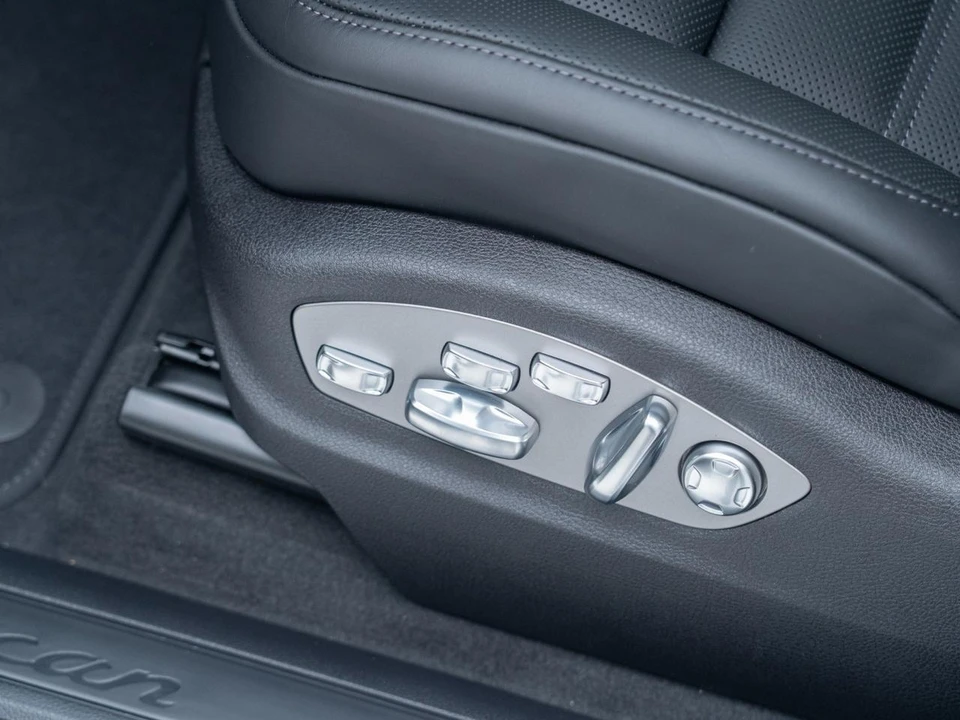 2026 Porsche Macan Electric - Image 15 of 29