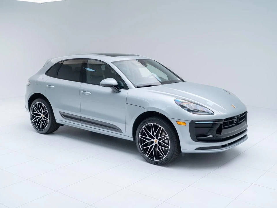 2026 Porsche Macan Electric - Image 7 of 29
