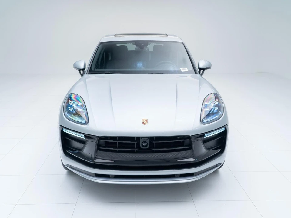 2026 Porsche Macan Electric - Image 6 of 29