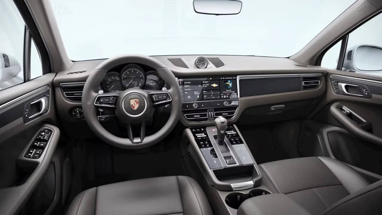 2026 Porsche Macan - Image 28 of 30
