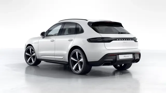 2026 Porsche Macan - Image 22 of 30
