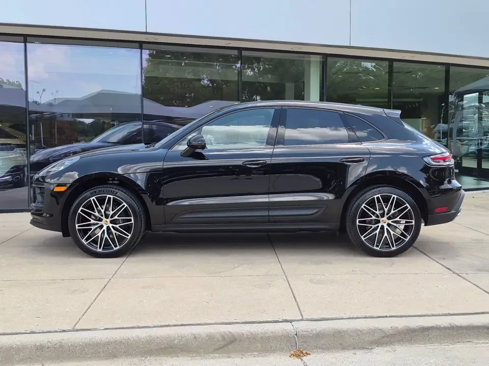 2026 Porsche Macan Electric - Image 15 of 31