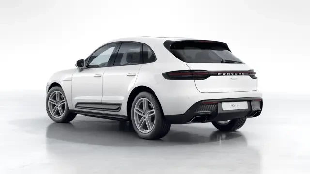 2026 Porsche Macan - Image 22 of 31
