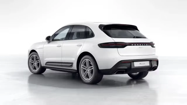 2026 Porsche Macan - Image 18 of 31