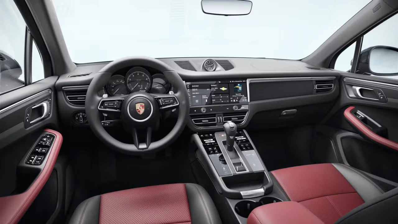 2026 Porsche Macan - Image 28 of 31