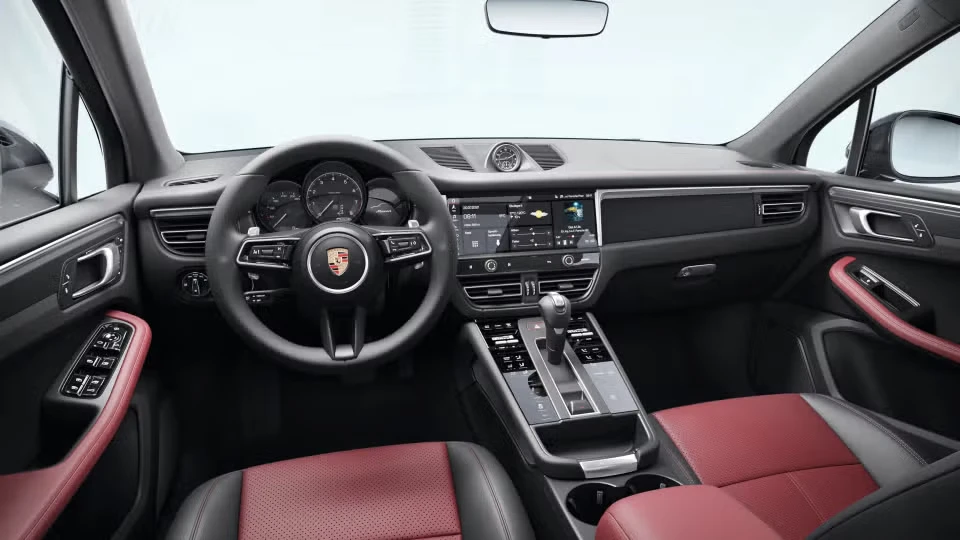 2026 Porsche Macan - Image 27 of 31