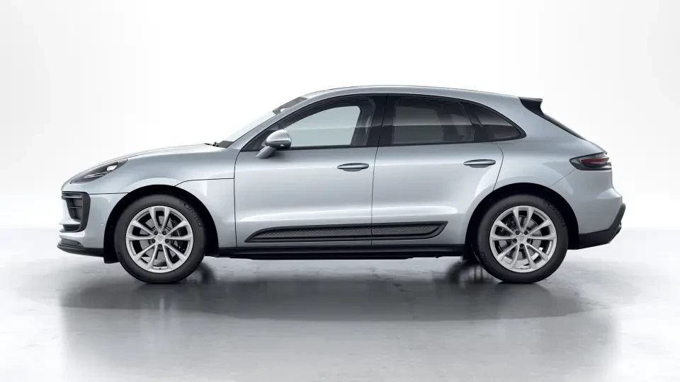 2026 Porsche Macan - Image 15 of 30