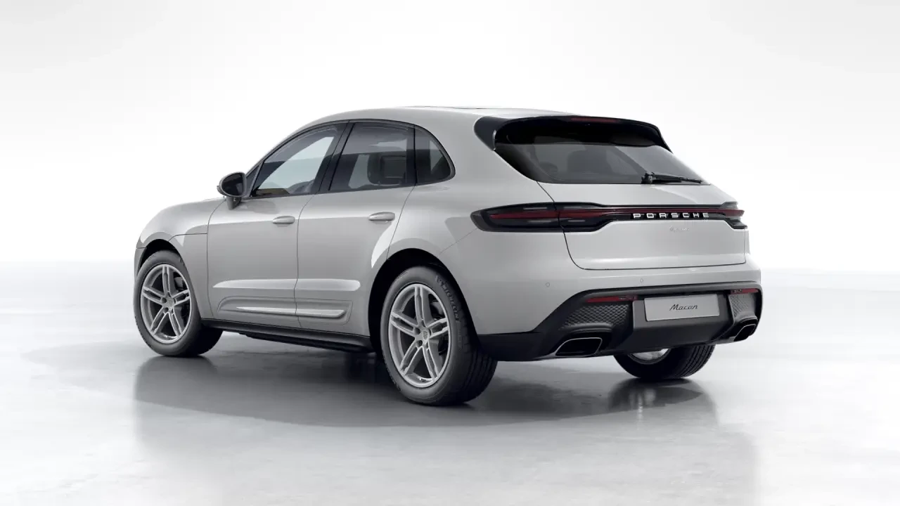 2026 Porsche Macan - Image 24 of 30