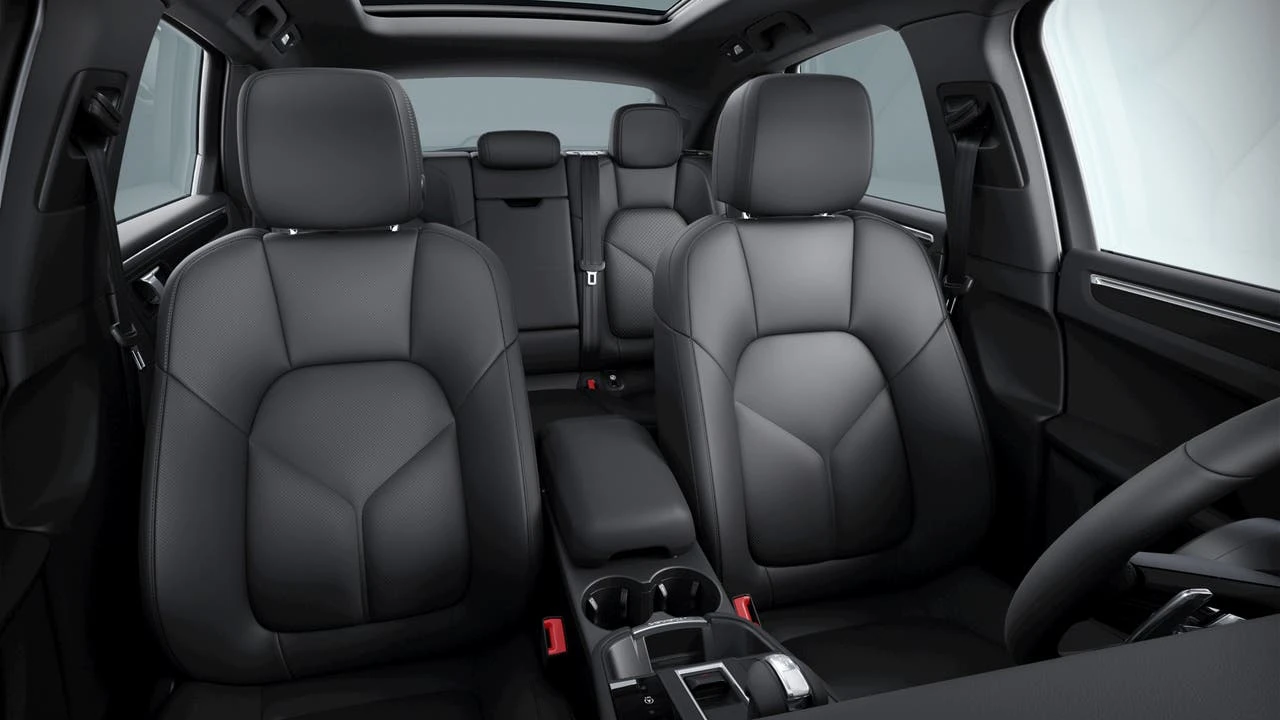 2026 Porsche Macan - Image 10 of 10