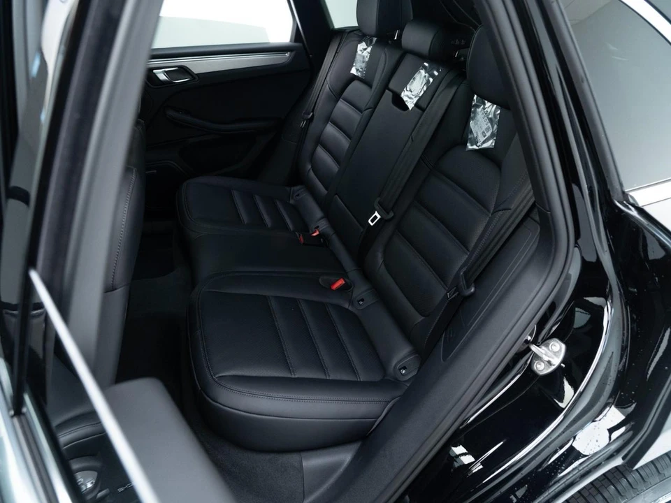 2026 Porsche Macan - Image 25 of 26