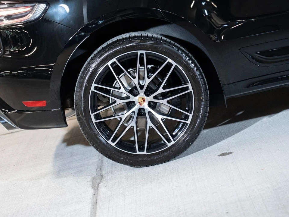 2026 Porsche Macan - Image 11 of 26