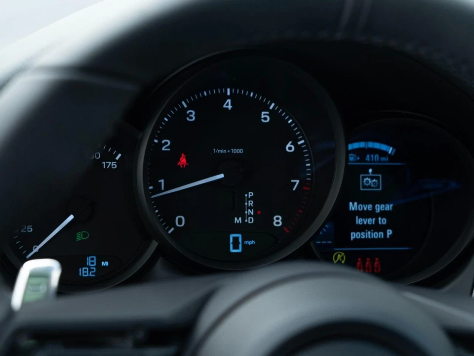 2026 Porsche Macan - Image 20 of 26