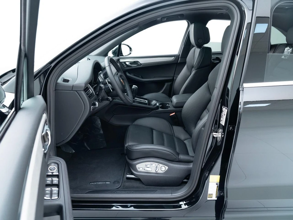2026 Porsche Macan - Image 15 of 26