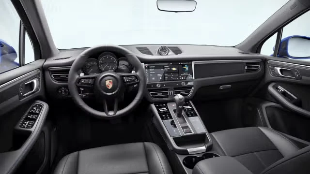 2026 Porsche Macan - Image 26 of 30