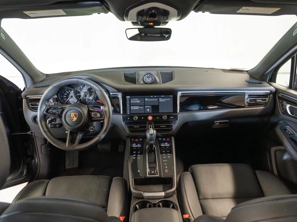 2026 Porsche Macan - Image 22 of 29