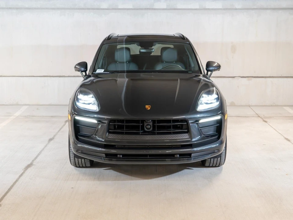 2026 Porsche Macan - Image 11 of 29